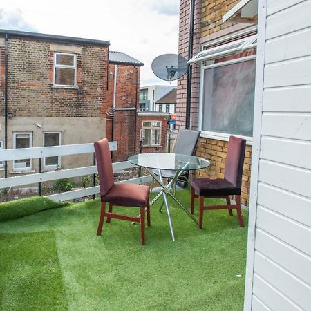 Modern Apartments In Bromley, Greater London Near Tesco And Sundridge Park Station Exterior photo