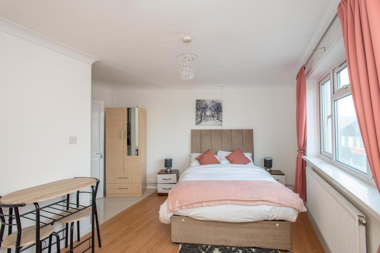 Modern Apartments In Bromley, Greater London Near Tesco And Sundridge Park Station Exterior photo